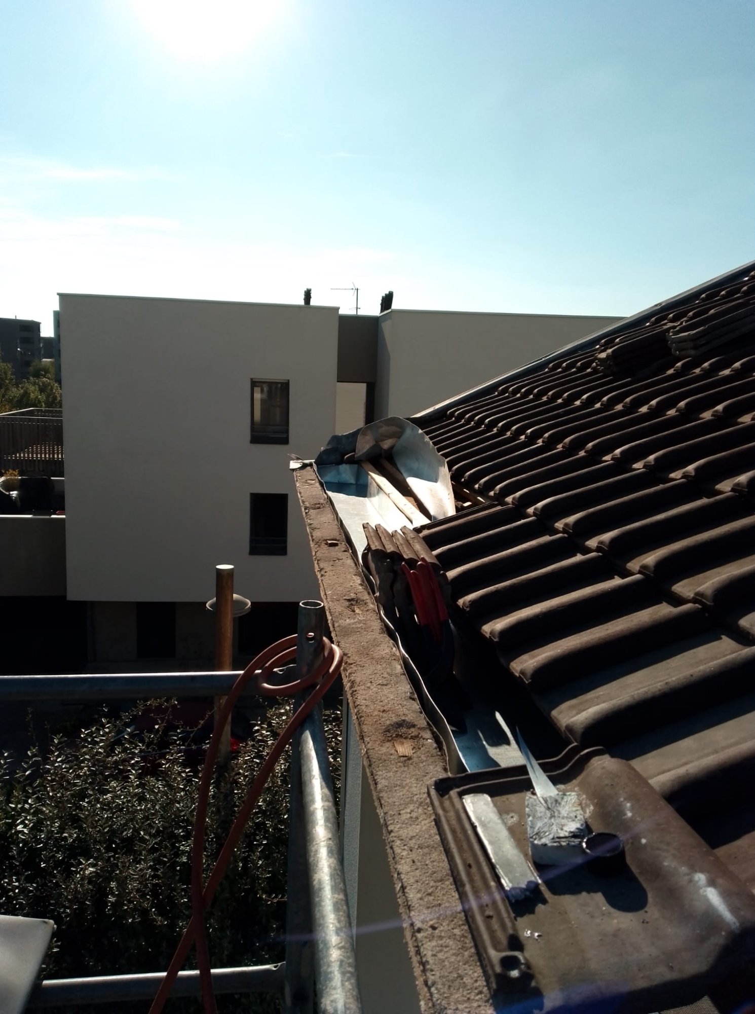 Fuite toiture urgence Nantes – que faire couvreur ABCD Joseph Mallard